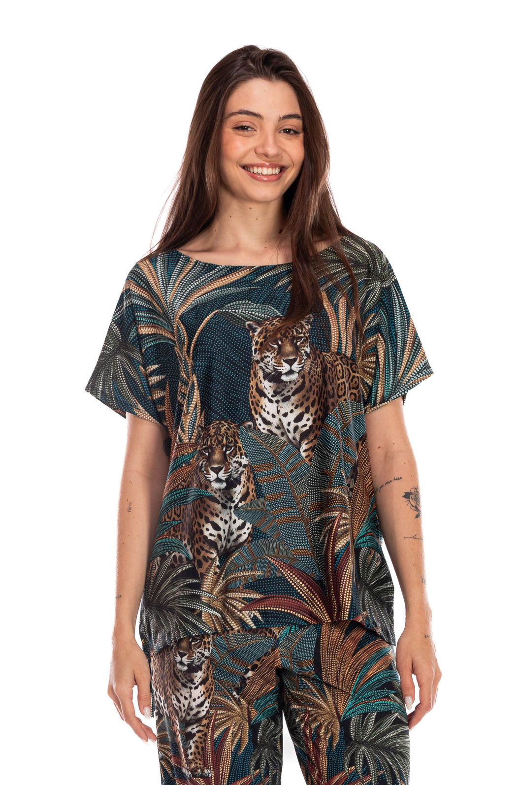Blusa Feminina Fluid Conceito Estampada Onças Pontos de Luz Blusa Feminina Fluid Conceito Estampada Onças Pontos de Luz