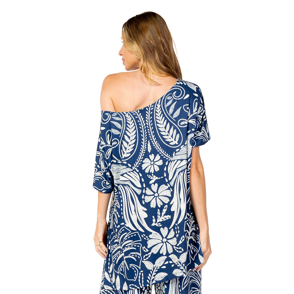 Blusa Fluid Conceito Estampada Araras Bordado Fundo Off