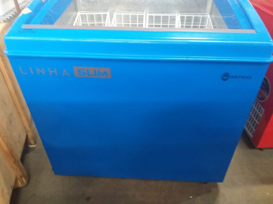 CONGELADOR FREEZER EXPOSITOR VITRINE SHOW SC 224 220V AZUL CAP EQUIV 300 LT - SLIM C/ CESTAS E LED CONGELADOR FREEZER EXPOSITOR VITRINE SHOW SC 224 220V AZUL CAP EQUIV 300 LT - SLIM C/ CESTAS E LED