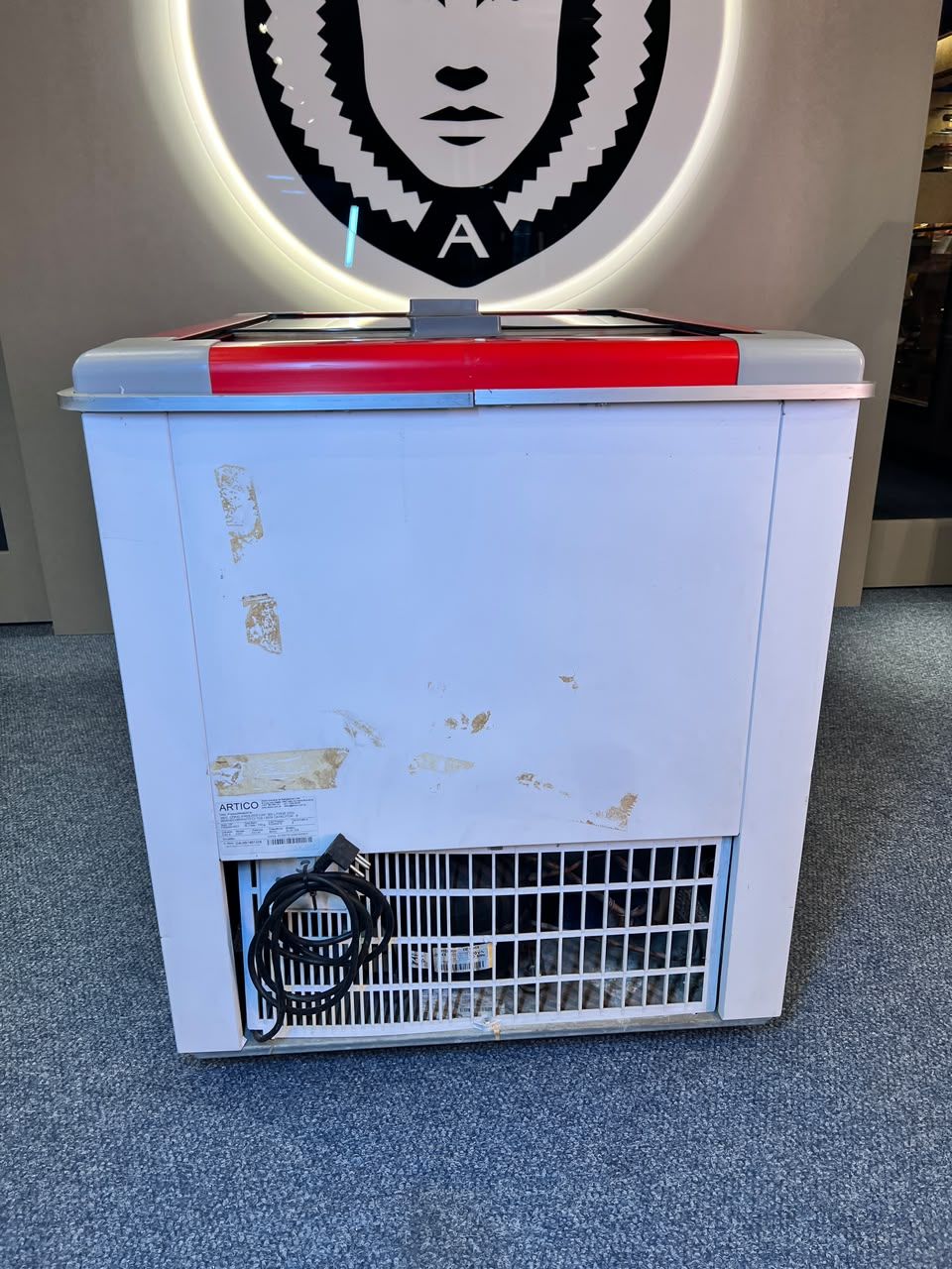 CONGELADOR FREEZER EXPOSITOR VITRINE ECO 250 .E. 220V VERMELHO CAP EQUIV 310 LT CONGELADOR FREEZER EXPOSITOR VITRINE ECO 250 .E. 220V VERMELHO CAP EQUIV 310 LT