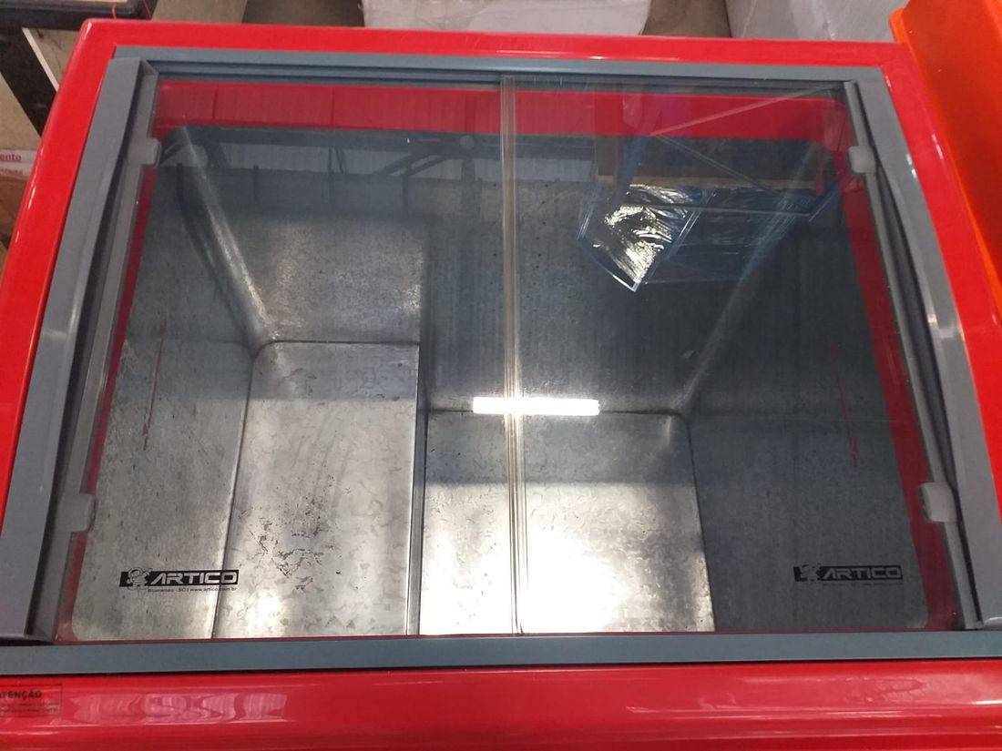 CONGELADOR FREEZER EXPOSITOR VITRINE SHOW SC 224 220V VERMELHO CAP EQUIV 300 LT - SLIM CONGELADOR FREEZER EXPOSITOR VITRINE SHOW SC 224 220V VERMELHO CAP EQUIV 300 LT - SLIM