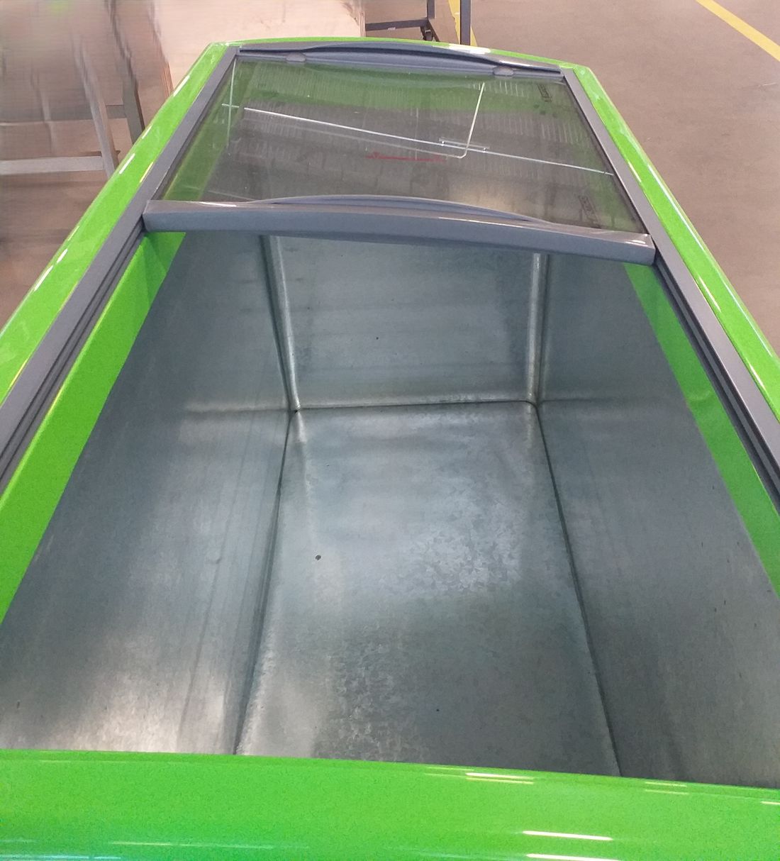 CONGELADOR FREEZER EXPOSITOR VITRINE SHOW SC 424 127V VERDE CAP EQUIV 460 LT - SLIM CONGELADOR FREEZER EXPOSITOR VITRINE SHOW SC 424 127V VERDE CAP EQUIV 460 LT - SLIM