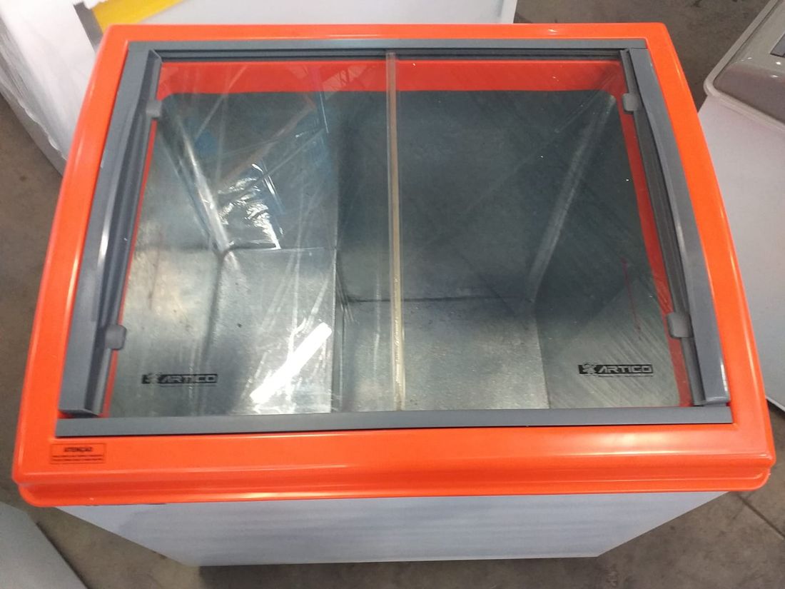 CONGELADOR FREEZER EXPOSITOR VITRINE SHOW SC 224 127V LARANJA CAP EQUIV 300 LT - SLIM C/ LED CONGELADOR FREEZER EXPOSITOR VITRINE SHOW SC 224 127V LARANJA CAP EQUIV 300 LT - SLIM C/ LED