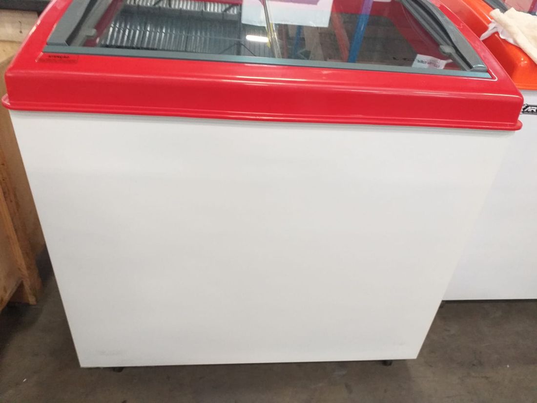CONGELADOR FREEZER EXPOSITOR VITRINE SHOW SC 224 220V VERMELHO CAP EQUIV 300 LT - SLIM CONGELADOR FREEZER EXPOSITOR VITRINE SHOW SC 224 220V VERMELHO CAP EQUIV 300 LT - SLIM