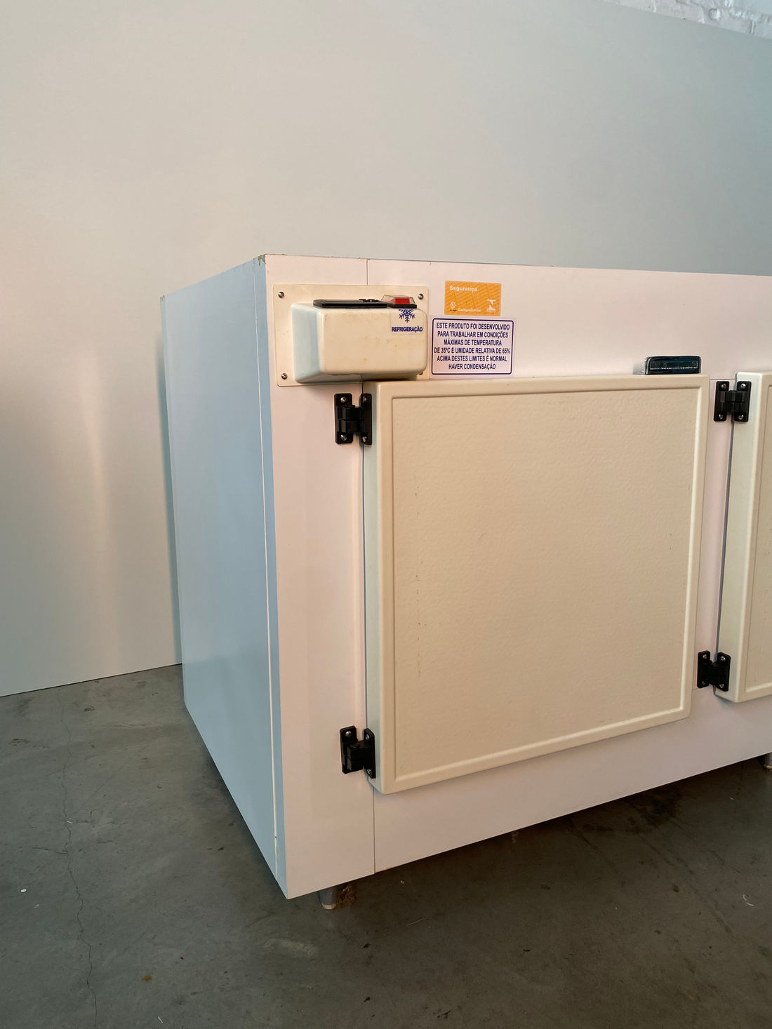 BALCAO REFRIGERADO KROMMA 3 PORTAS 1,92 X 0,70 X 0,90 BEBIDAS - REMOTO      BST-192-K-R