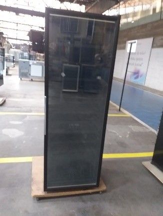 ADEGA VERTICAL AD200 220V PRETA PORTA DIREITA