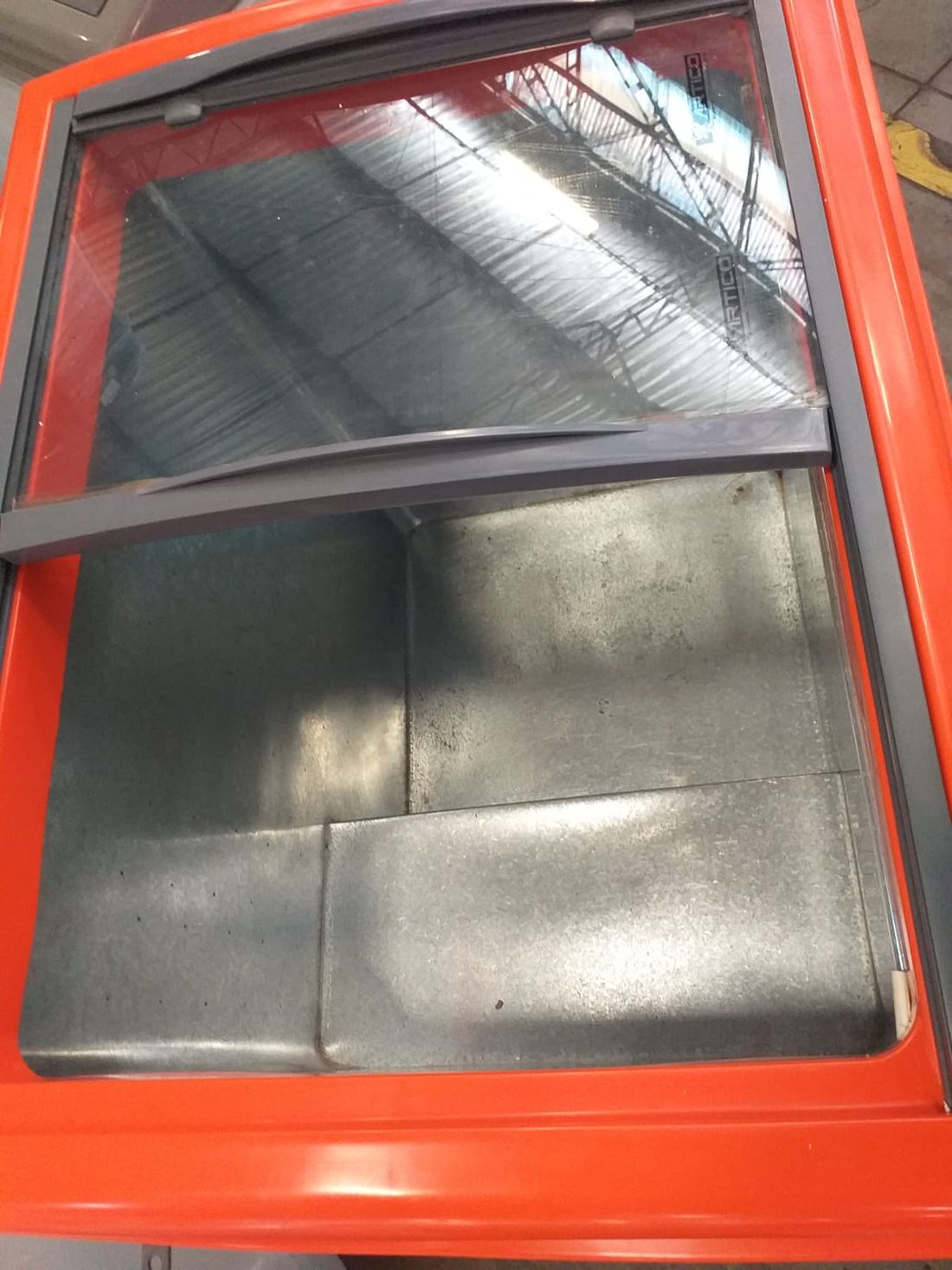 CONGELADOR FREEZER EXPOSITOR VITRINE SHOW SC 224 127V LARANJA CAP EQUIV 300 LT - SLIM C/ LED CONGELADOR FREEZER EXPOSITOR VITRINE SHOW SC 224 127V LARANJA CAP EQUIV 300 LT - SLIM C/ LED