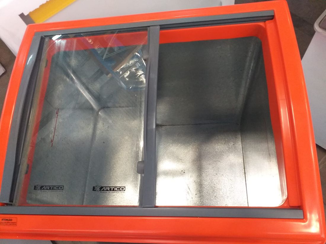 CONGELADOR FREEZER EXPOSITOR VITRINE SHOW SC 224 127V LARANJA CAP EQUIV 300 LT - SLIM C/ LED CONGELADOR FREEZER EXPOSITOR VITRINE SHOW SC 224 127V LARANJA CAP EQUIV 300 LT - SLIM C/ LED