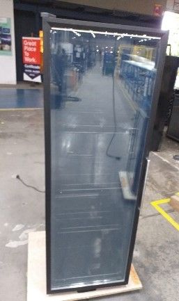 CERVEJEIRA VERTICAL CV200 220V PRETA PORTA ESQUERDA