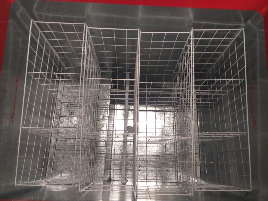 FREEZER HORIZONTAL EXPOSITOR VITRINE FH300B 220V VERMELHO - SLIM 2 C/ CESTO FREEZER HORIZONTAL EXPOSITOR VITRINE FH300B 220V VERMELHO - SLIM 2 C/ CESTO