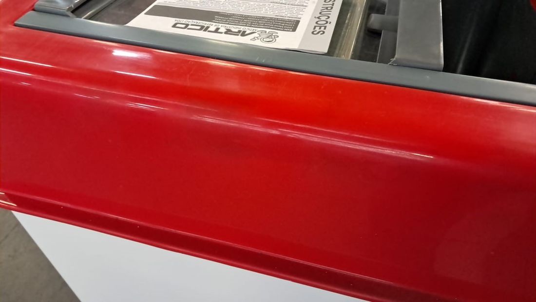 FREEZER HORIZONTAL EXPOSITOR VITRINE FH150B 127V VERMELHO - SLIM 2