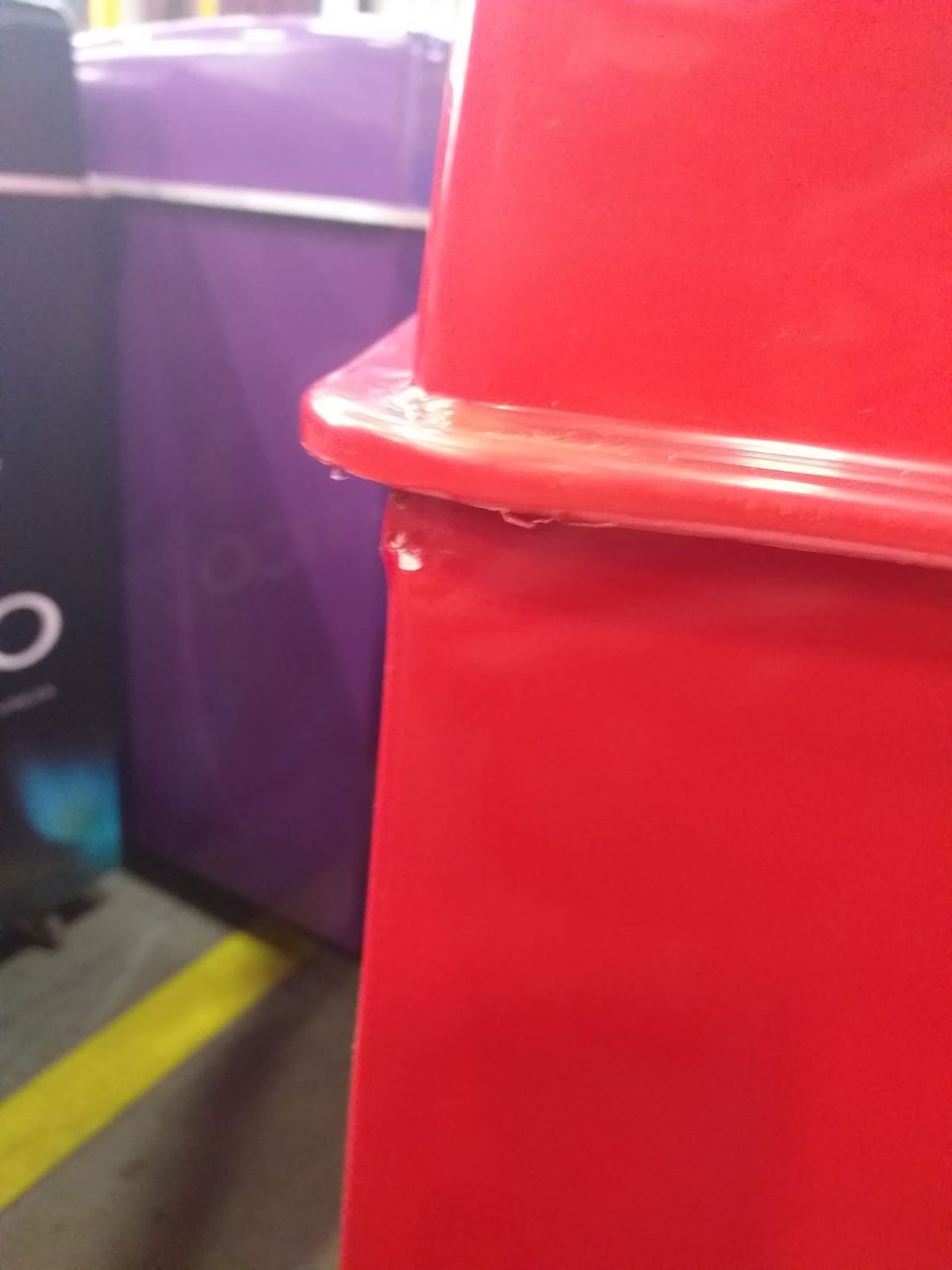 FREEZER HORIZONTAL EXPOSITOR VITRINE FH300B 220V VERMELHO - SLIM 2 C/ CESTO FREEZER HORIZONTAL EXPOSITOR VITRINE FH300B 220V VERMELHO - SLIM 2 C/ CESTO