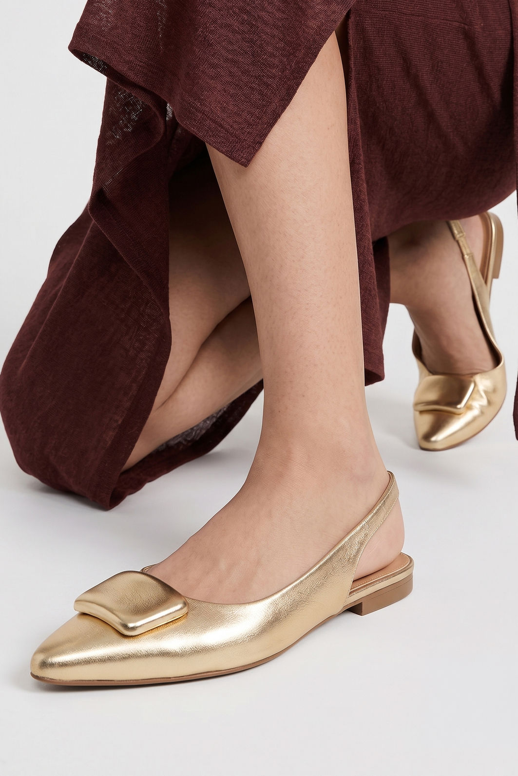 Slingback com Enfeite Rasteiro Champagne Slingback com Enfeite Rasteiro Champagne