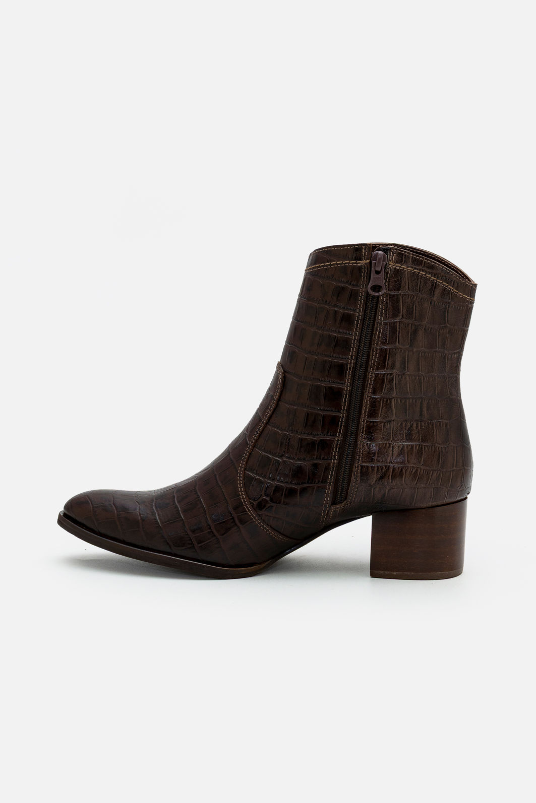 Bota em Couro Croco Elegante com Salto Bloco Café Bota em Couro Croco Elegante com Salto Bloco Café