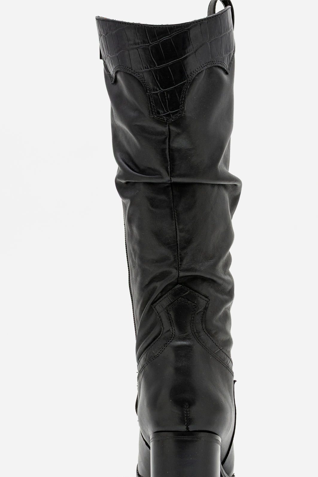 Bota em Couro Western Cano Longo Franzido Preta Bota em Couro Western Cano Longo Franzido Preta