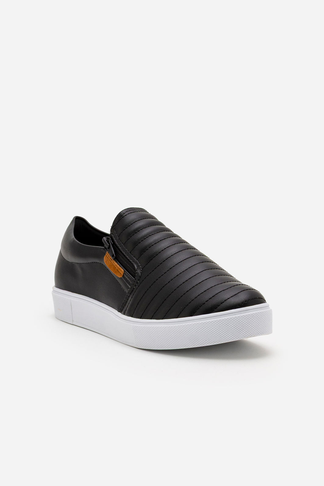 Tênis Slip On com Recortes Preto Tênis Slip On com Recortes Preto