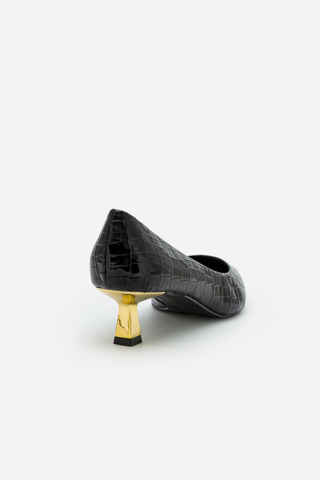 Scarpin em Croco Verniz com Salto Cromado Preto Scarpin em Croco Verniz com Salto Cromado Preto