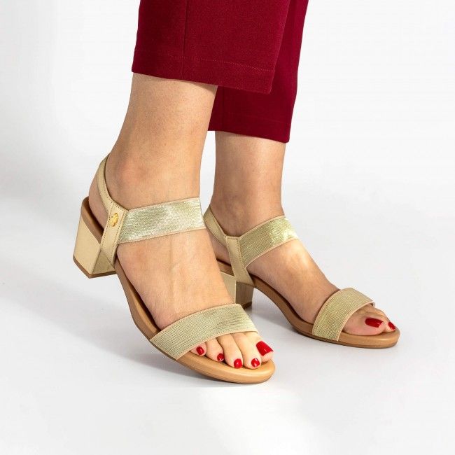 Sandália Usaflex Confortável com Salto Bloco Ouro