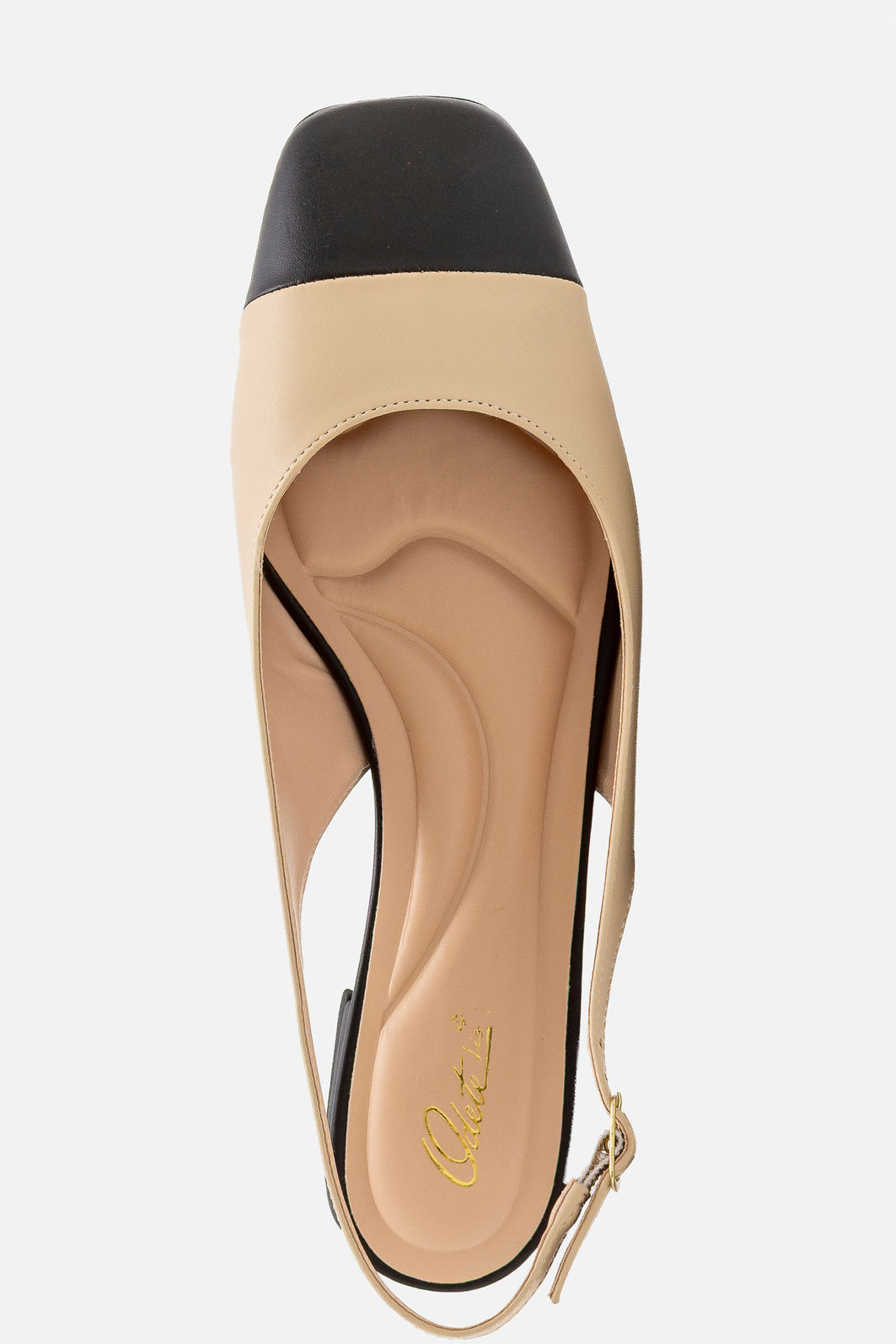 Chanel Bicolor com Bico Quadrado e Salto Baixo Amêndoa