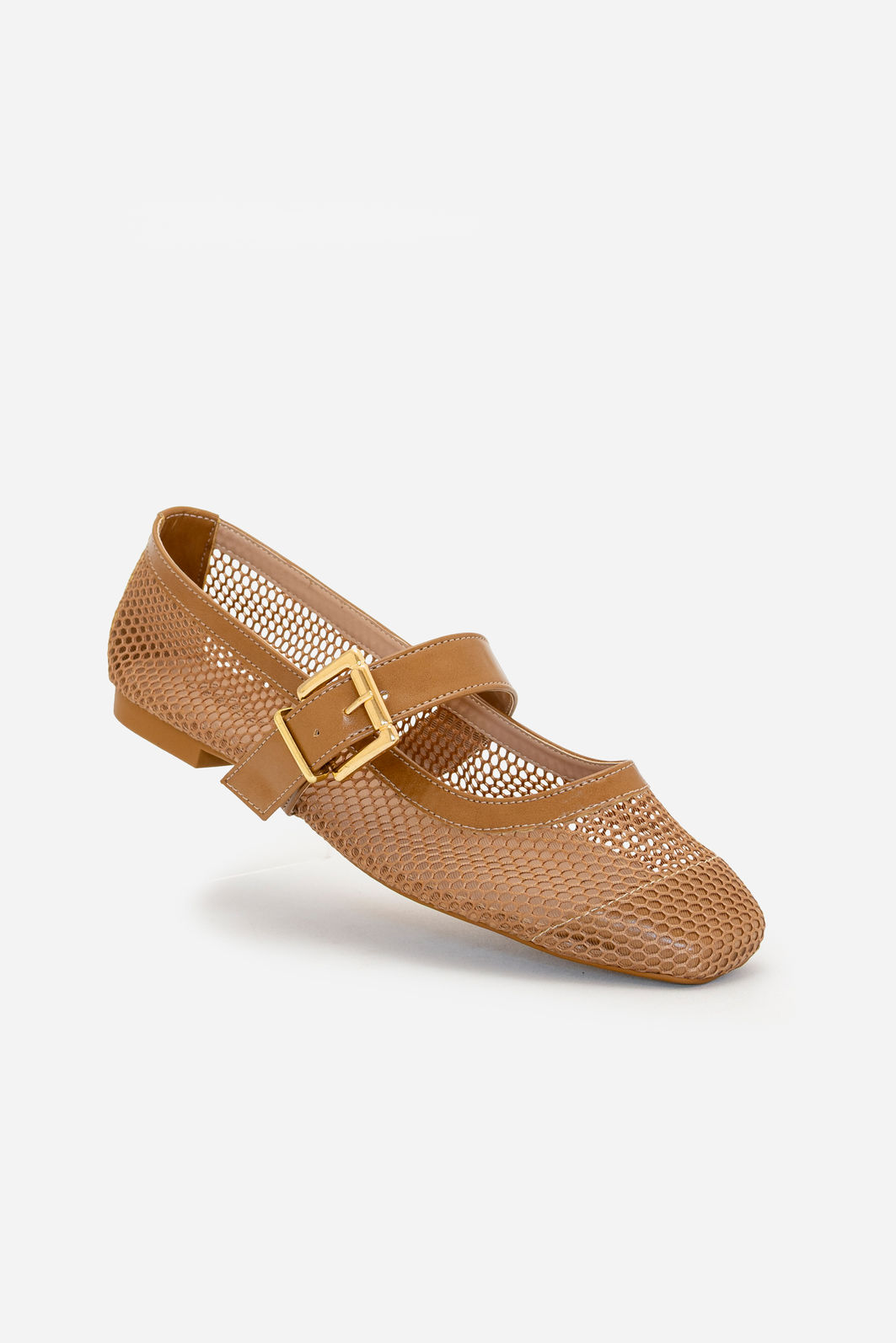 Sapatilha em Tela com Fivela Caramelo Sapatilha em Tela com Fivela Caramelo