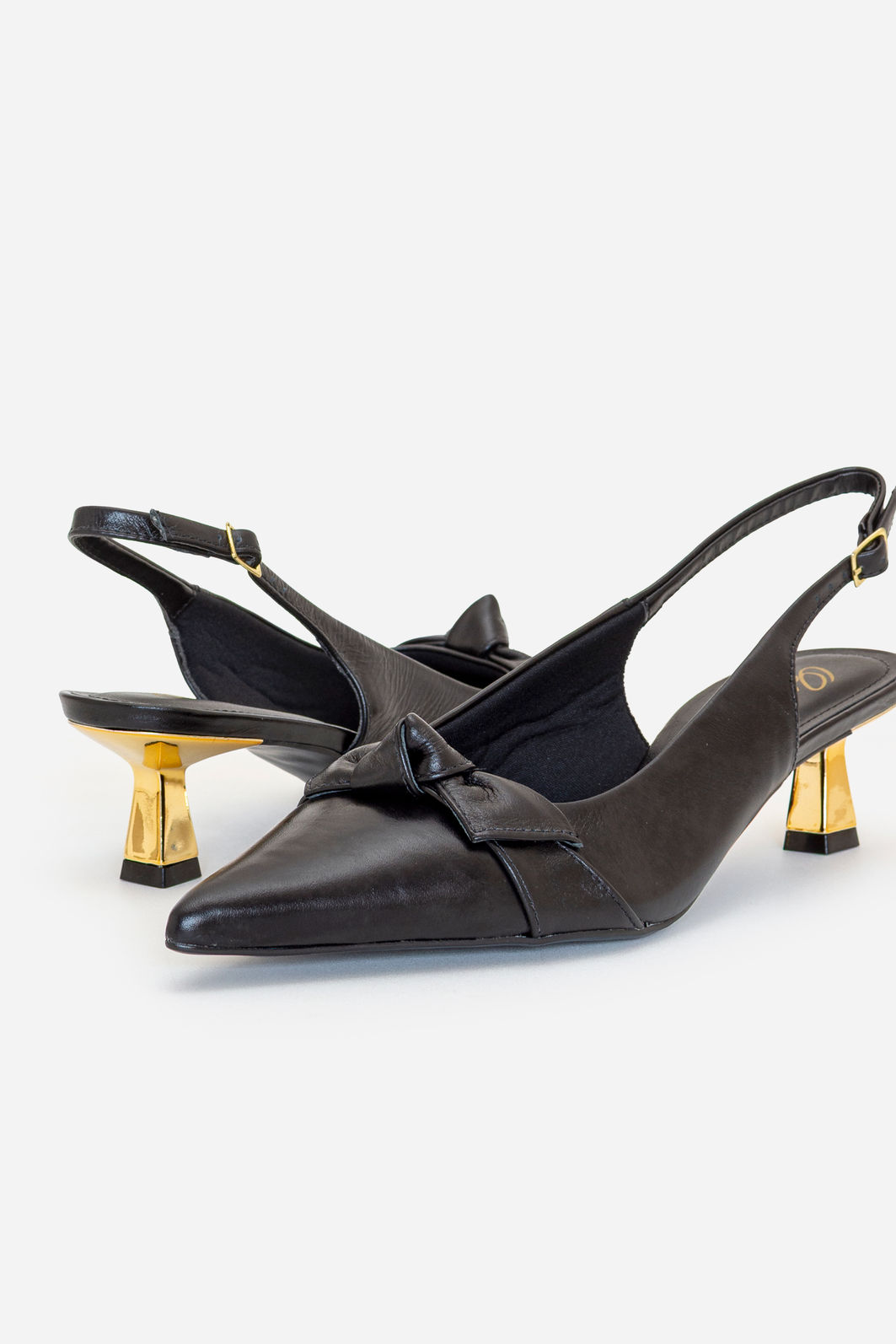 Slingback com Laço em Couro e Salto Cromado Preto Slingback com Laço em Couro e Salto Cromado Preto