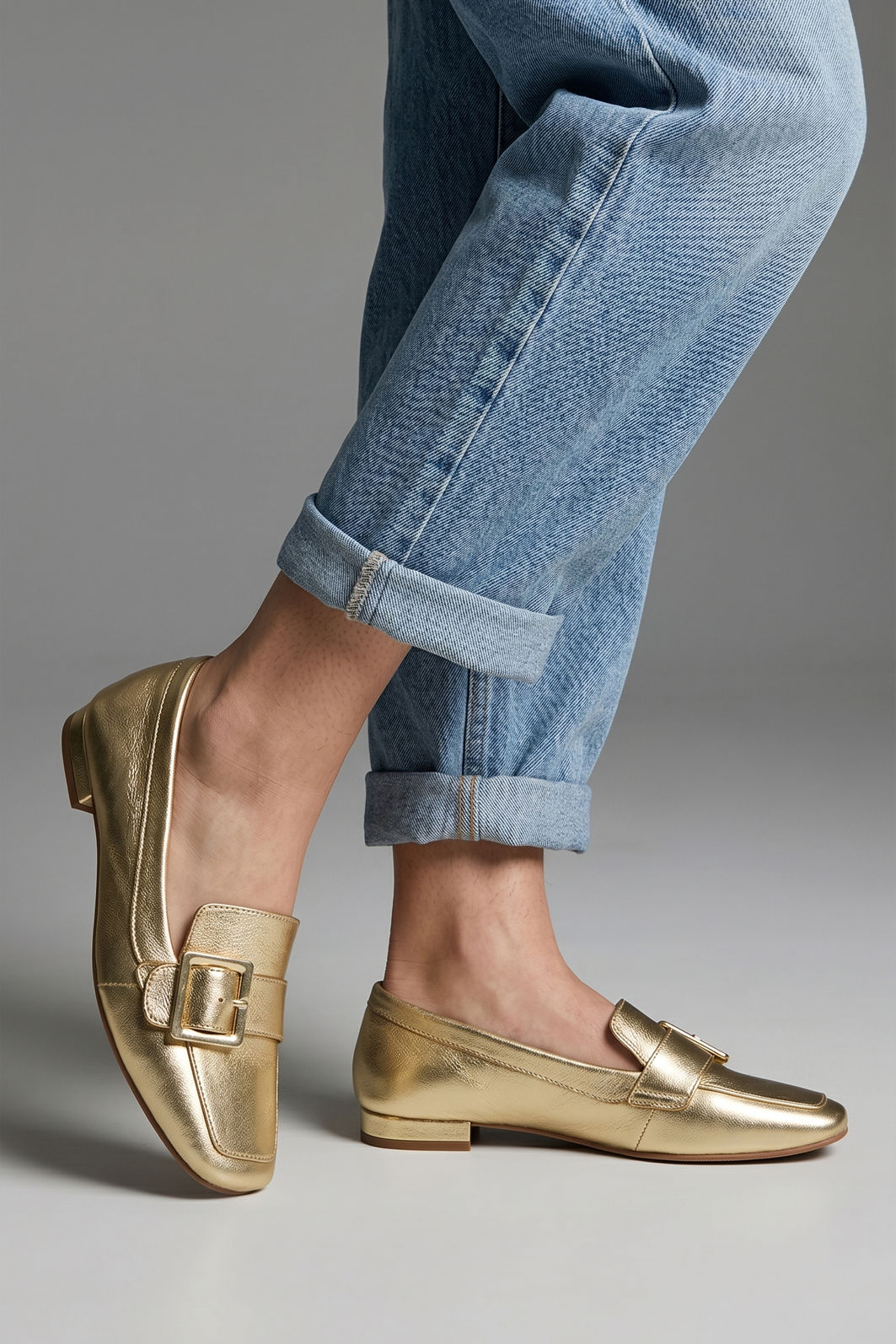Mocassim em Couro com Fivela Champagne Mocassim em Couro com Fivela Champagne