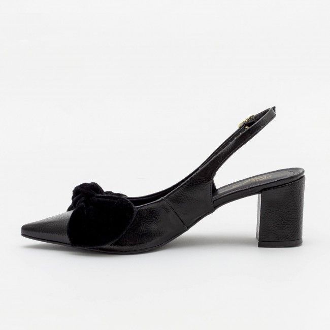 Chanel Elegante com Laço Preto Chanel Elegante com Laço Preto