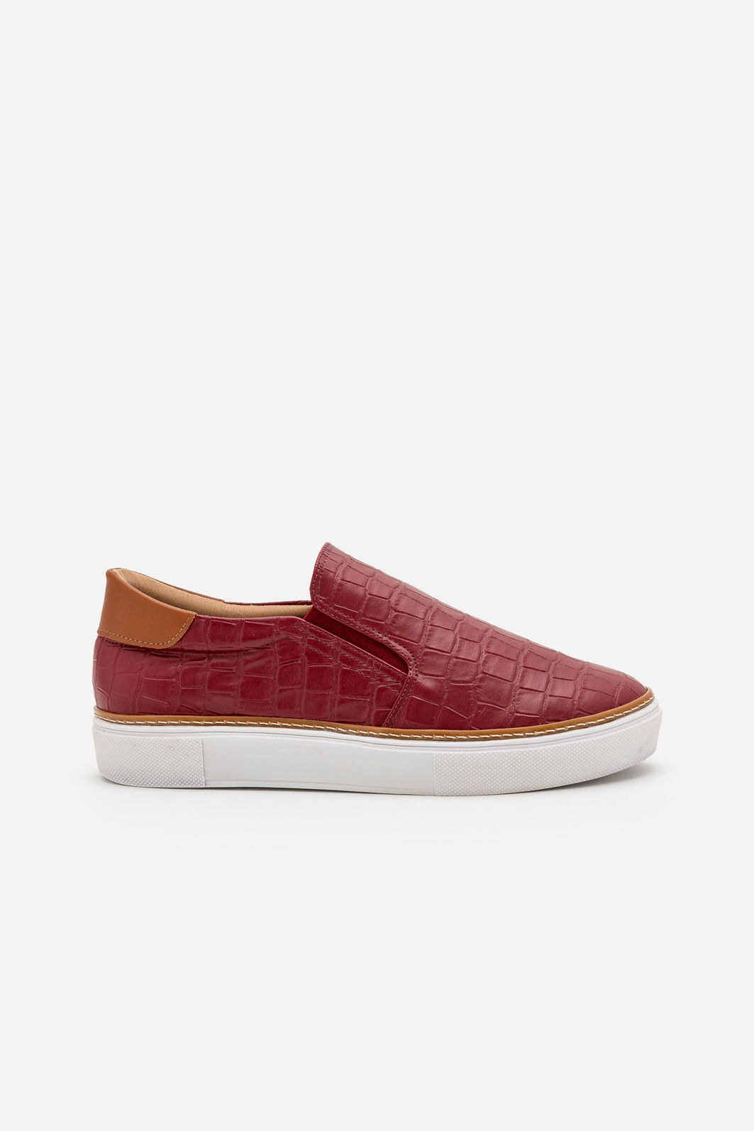 Tênis Slip On em Croco Bordô