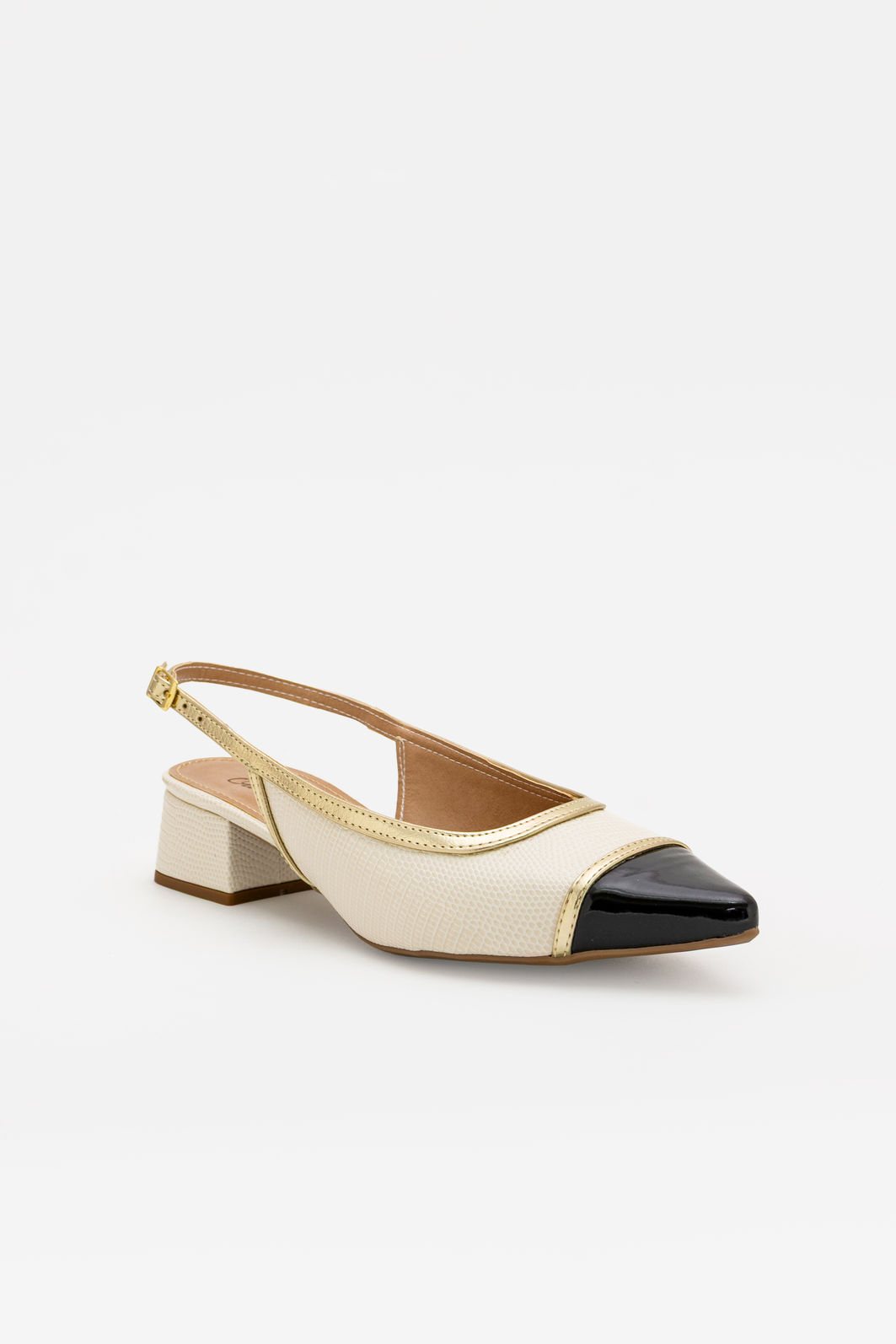 Chanel com Detalhes e Salto Baixo Off White