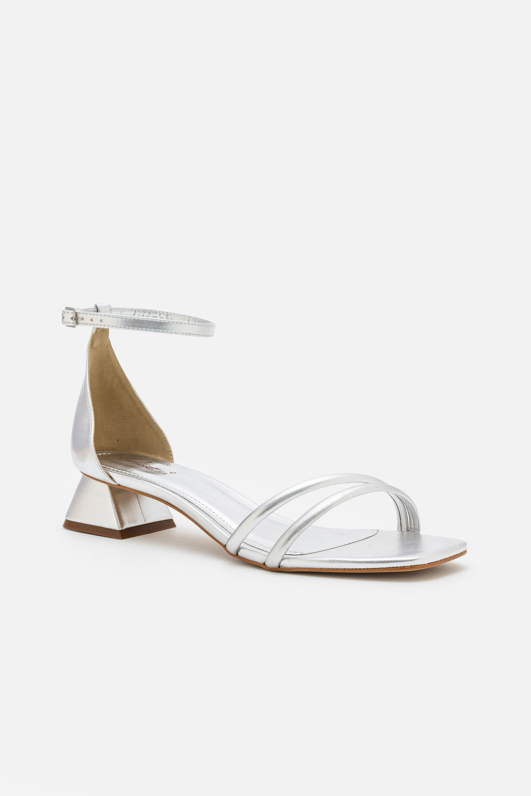 Sandália com Tiras Finas Prata Sandália com Tiras Finas Prata