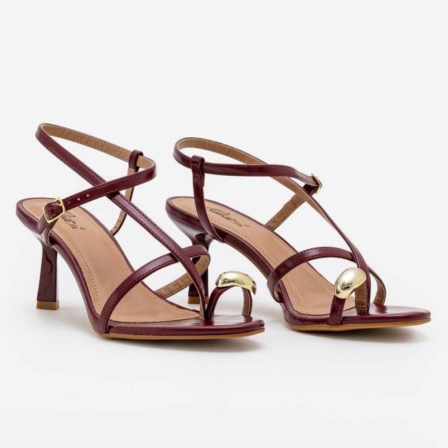 Sandália Moderna com Dedão e Esfera Dourada Bordô Sandália Moderna com Dedão e Esfera Dourada Bordô