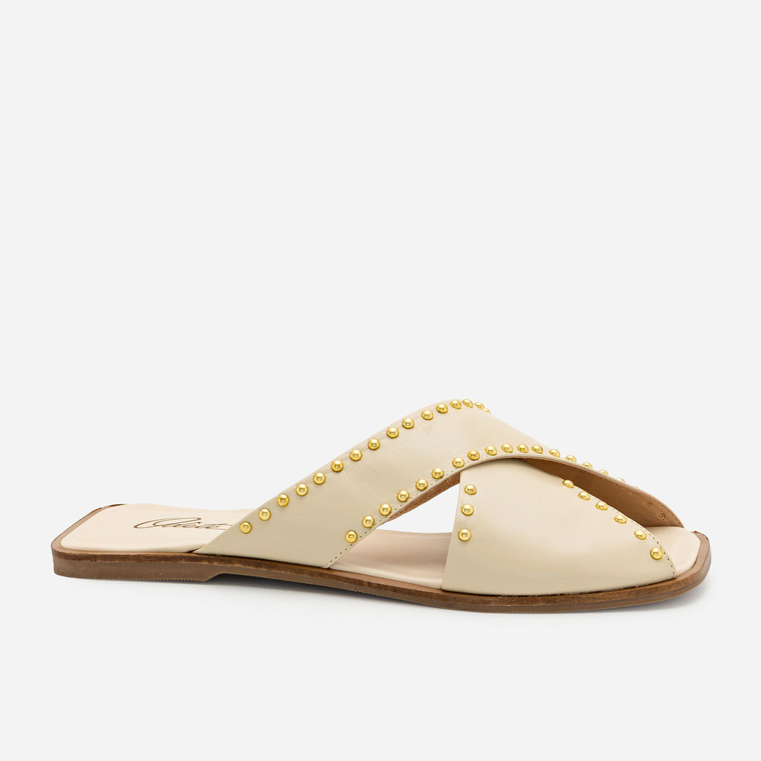 Rasteira em Couro com Rebites Moderna Off White Rasteira em Couro com Rebites Moderna Off White