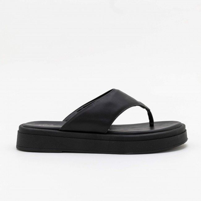 Mule Flatform de Dedo Preto