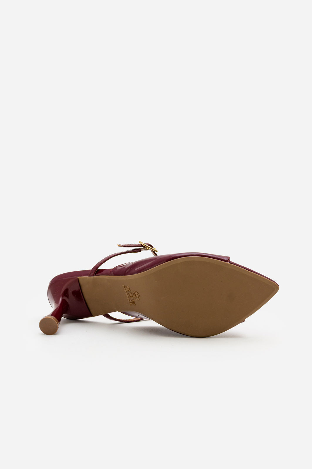 Mule em Verniz com Fivela Strass e Salto Taça Bordo Mule em Verniz com Fivela Strass e Salto Taça Bordo