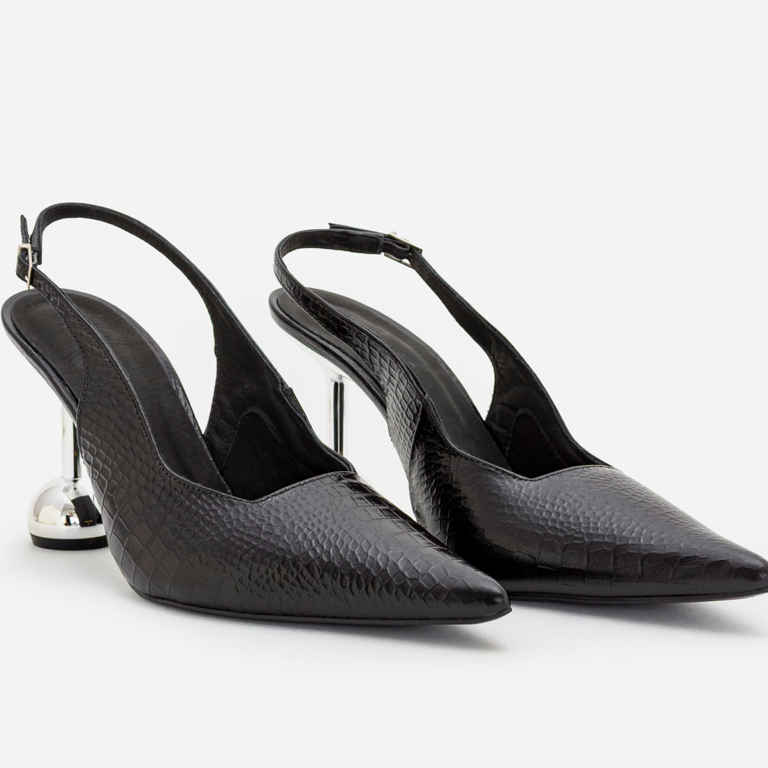 Slingback em Couro com Salto Cromado Preto Slingback em Couro com Salto Cromado Preto