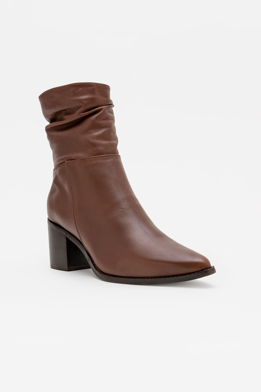 Bota em Couro Western Cano Médio Franzido Marrom Bota em Couro Western Cano Médio Franzido Marrom