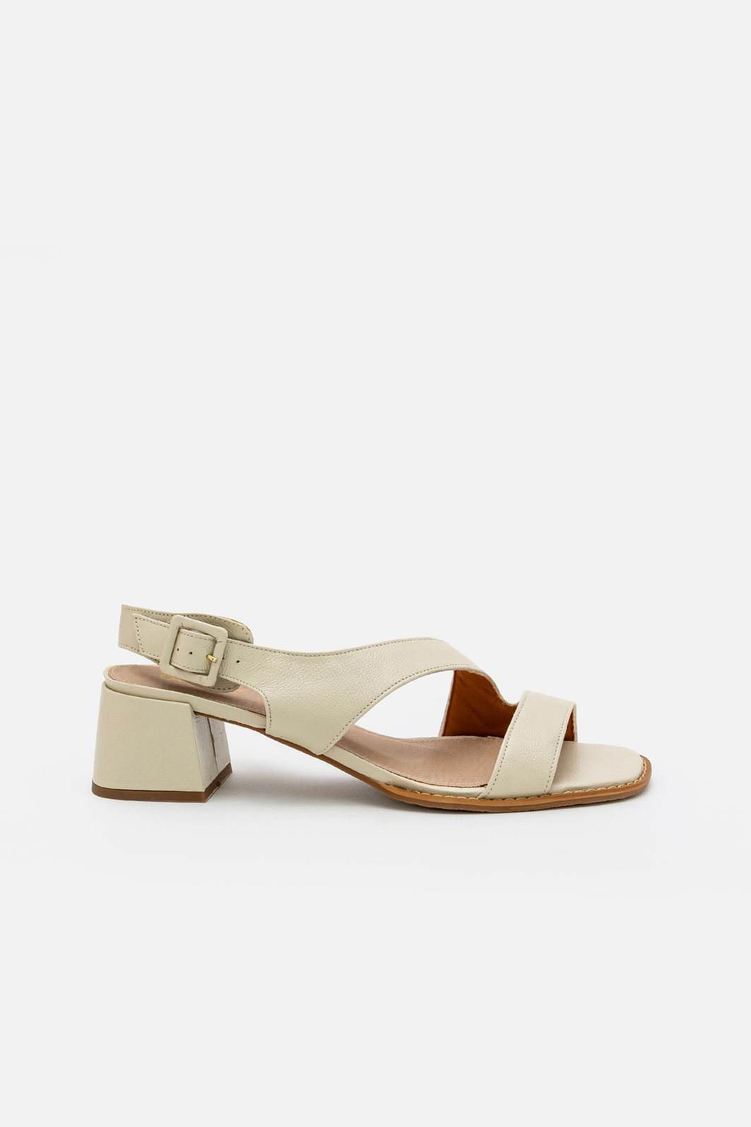 Sandália em Couro com Salto Bloco Off White Sandália em Couro com Salto Bloco Off White