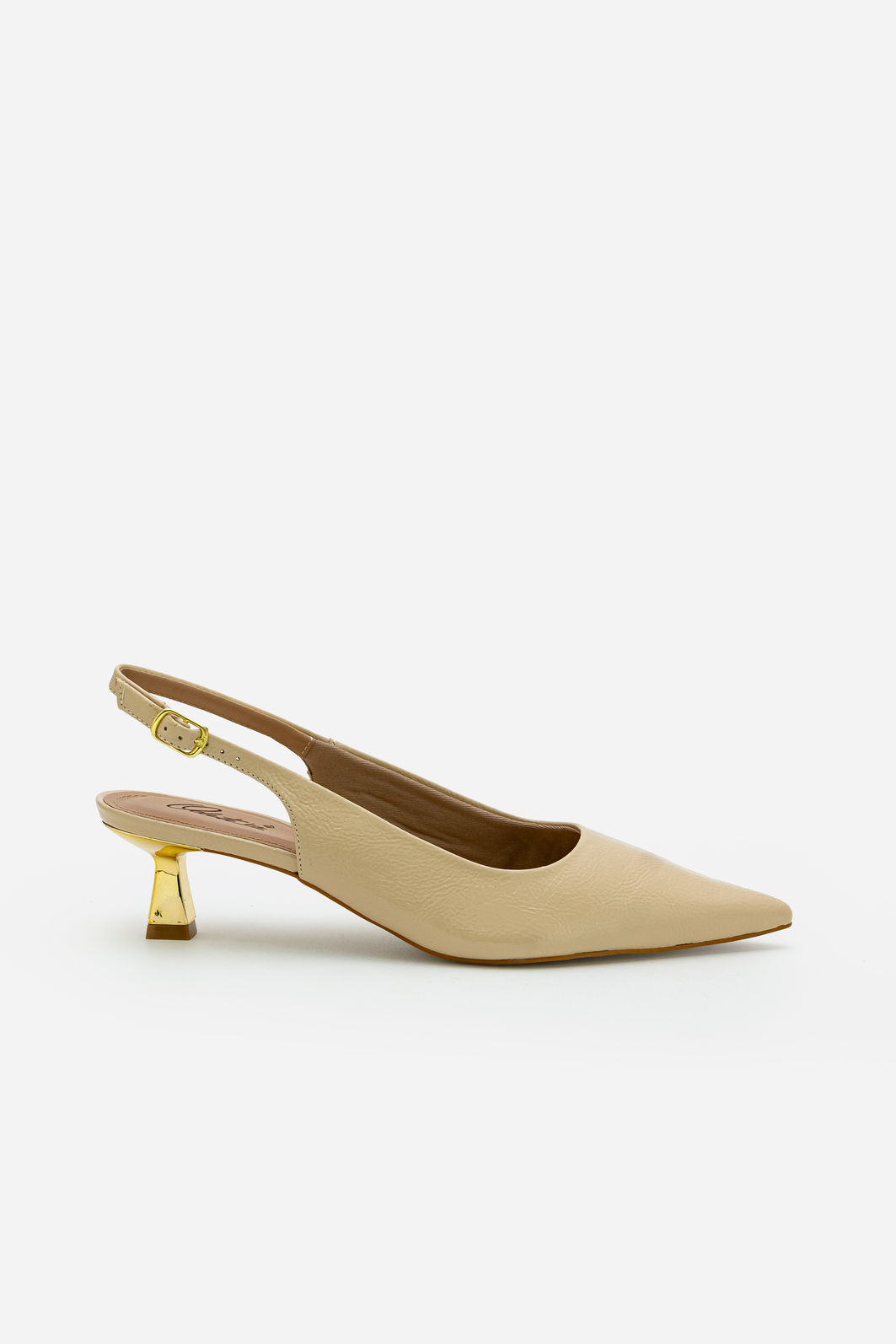 Slingback em Verniz com Salto Cromado Amêndoa Slingback em Verniz com Salto Cromado Amêndoa