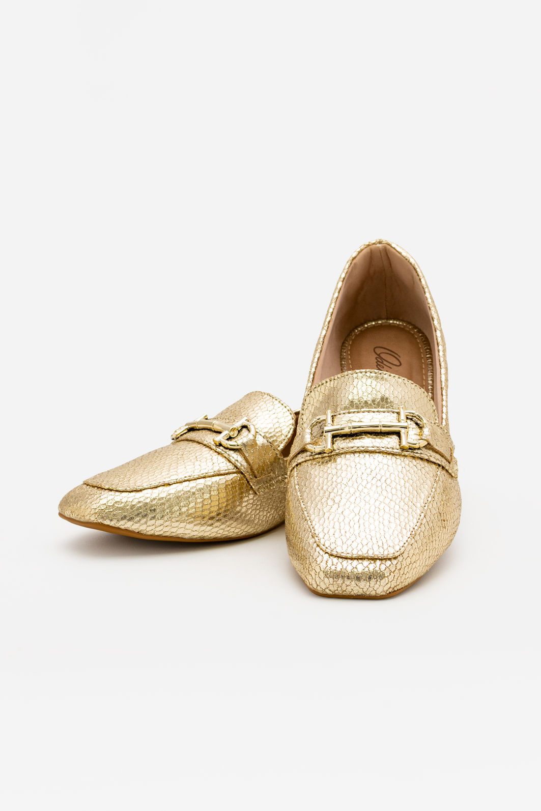Mocassim Tradicional Texturizado com Detalhe Metálico Ouro Mocassim Tradicional Texturizado com Detalhe Metálico Ouro