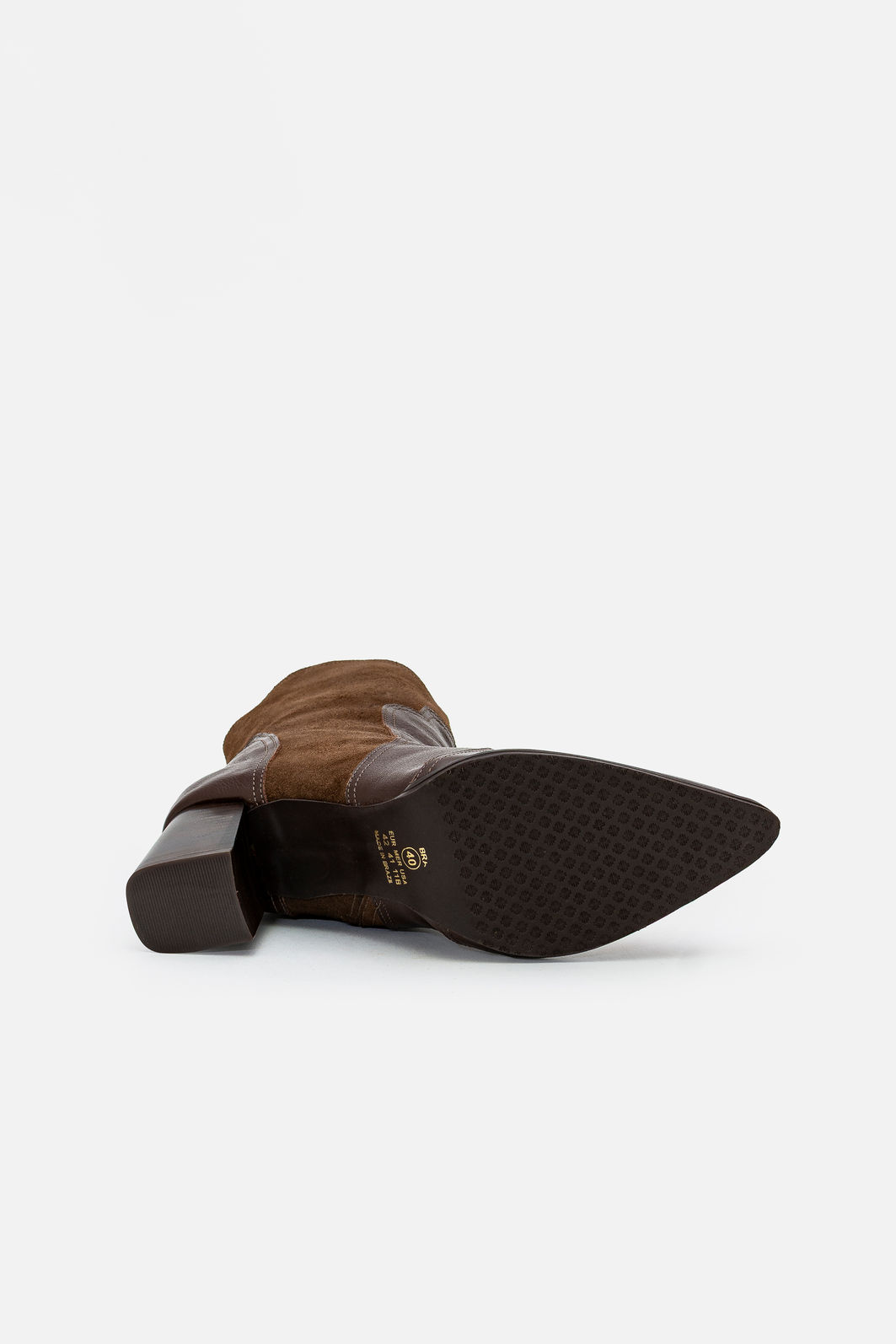 Bota Western em Couro com Salto Bloco Café Bota Western em Couro com Salto Bloco Café