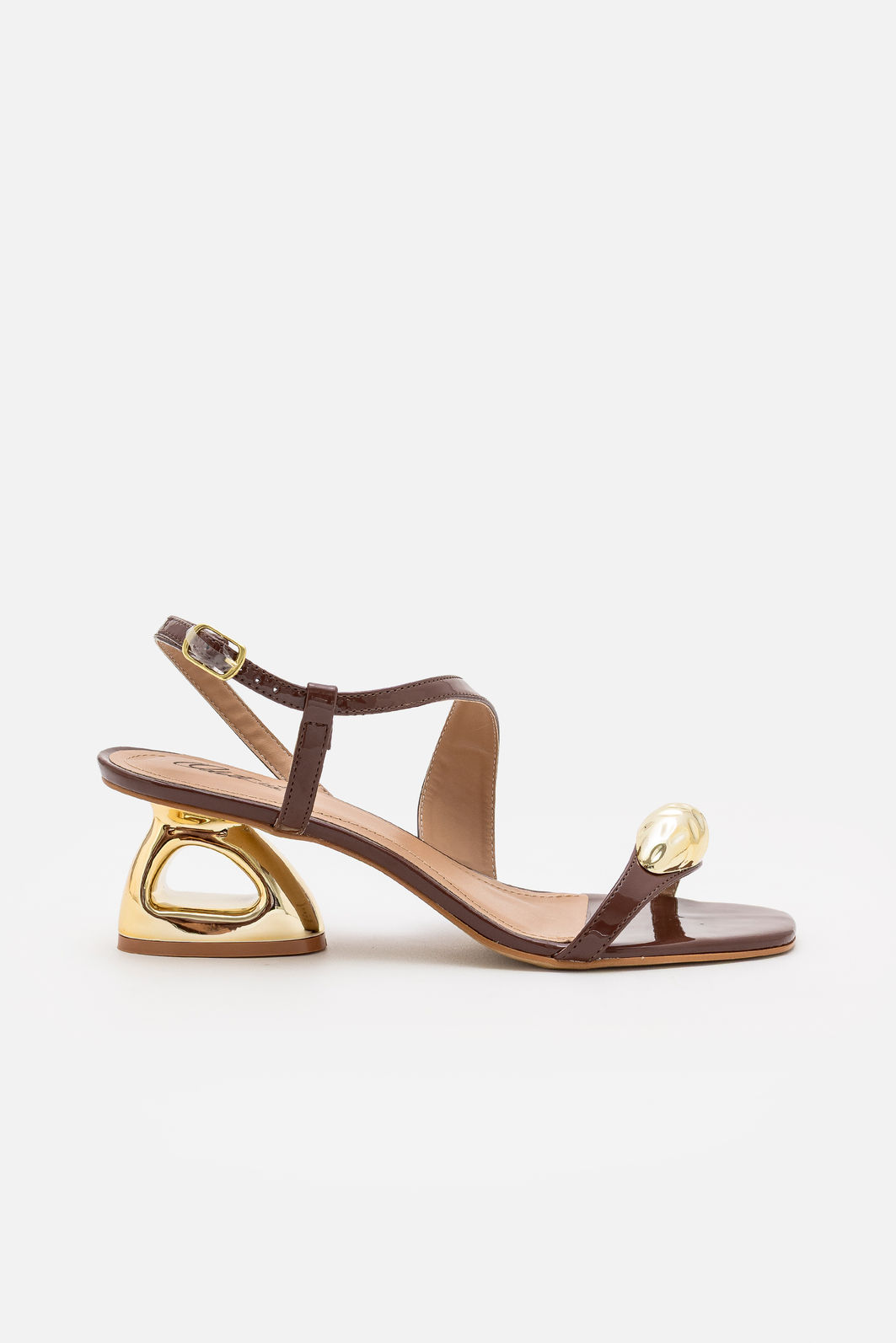 Sandália Verniz Poderosa com Esfera e Salto Cromado Marrom Sandália Verniz Poderosa com Esfera e Salto Cromado Marrom