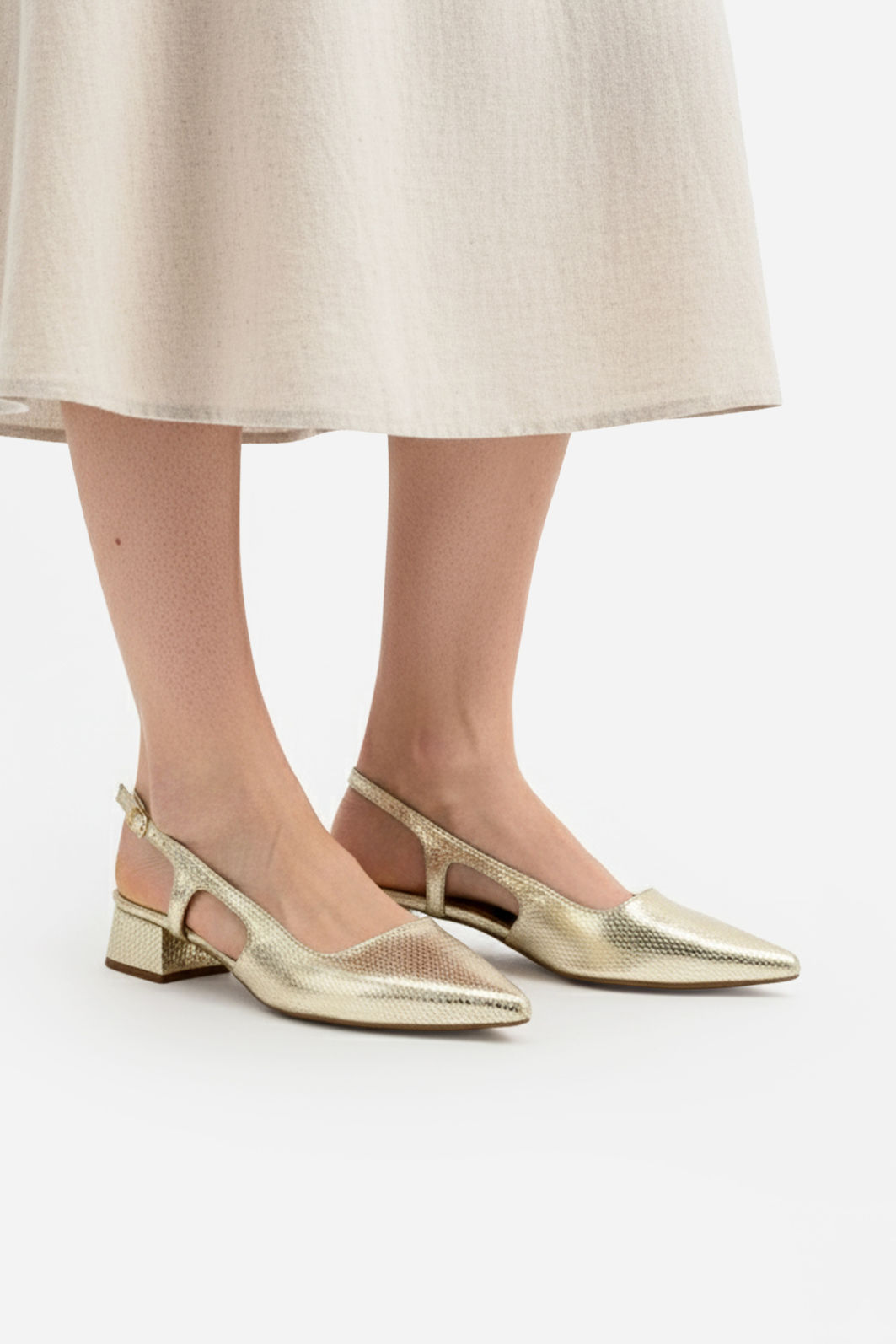 Slingback Texturizado com Salto Baixo Champagne Slingback Texturizado com Salto Baixo Champagne