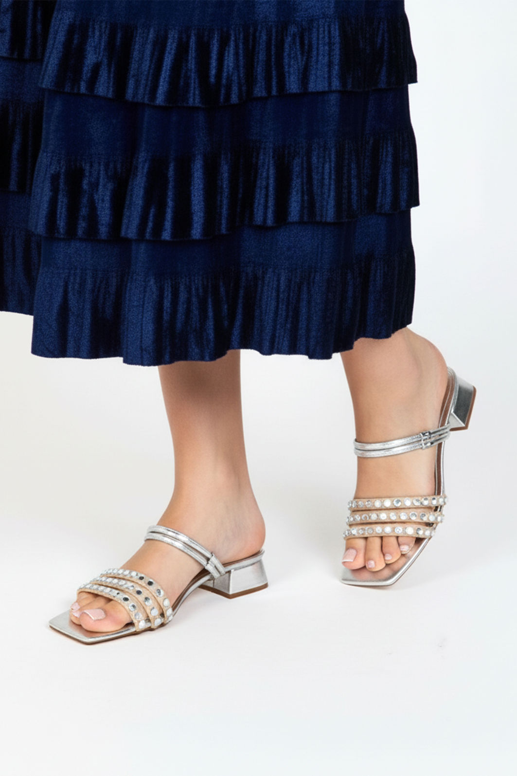 Sandália com Tiras e Brilho Prata Sandália com Tiras e Brilho Prata