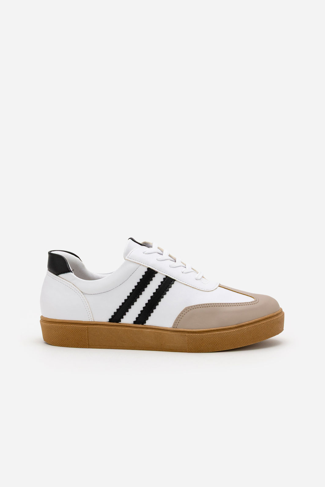 Tênis Estiloso com Recortes Branco