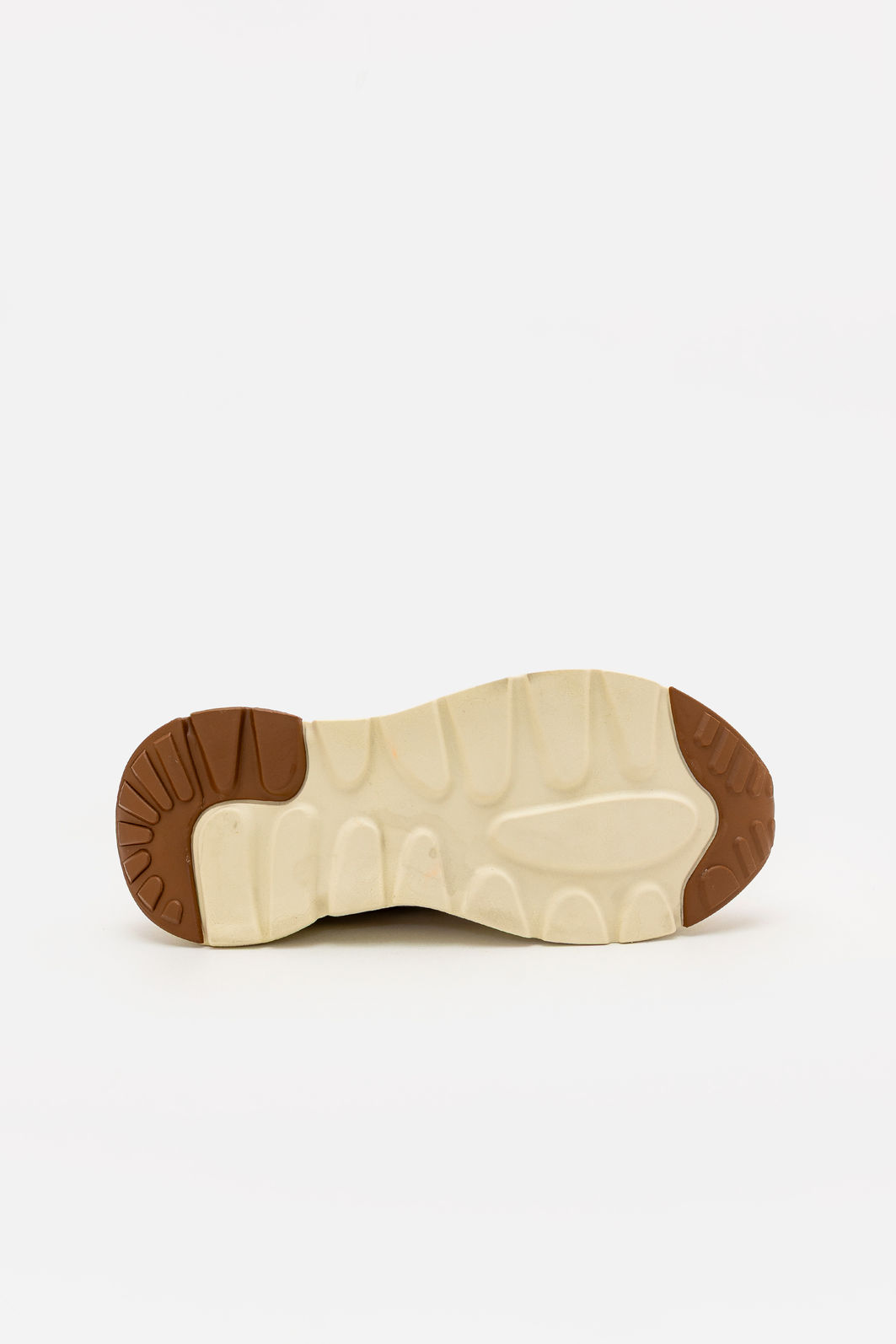 Tênis com Caramelo Estiloso com Solado Esportivo Bege Tênis com Caramelo Estiloso com Solado Esportivo Bege