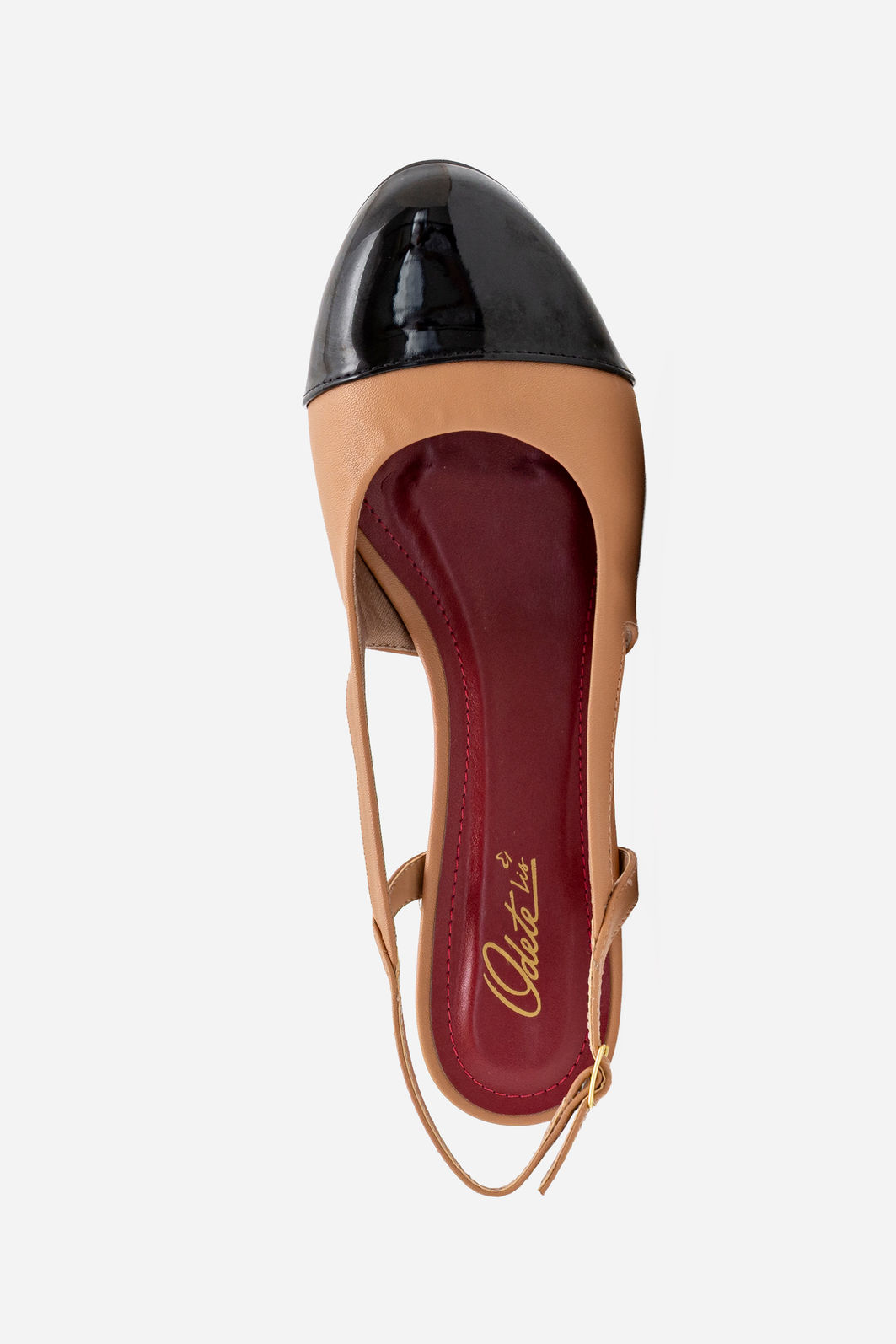 Slingback com Biqueira Preta e Salto Bloco Amêndoa Slingback com Biqueira Preta e Salto Bloco Amêndoa