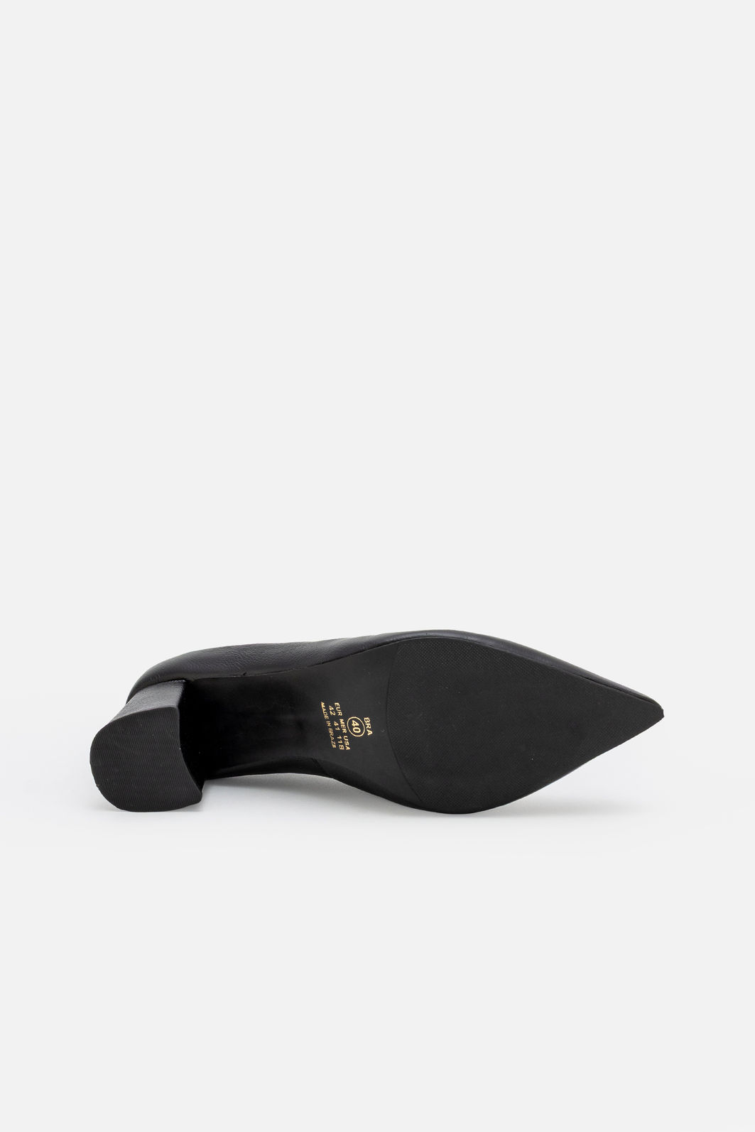Scarpin Clássico em Couro com Salto Bloco Preto Scarpin Clássico em Couro com Salto Bloco Preto