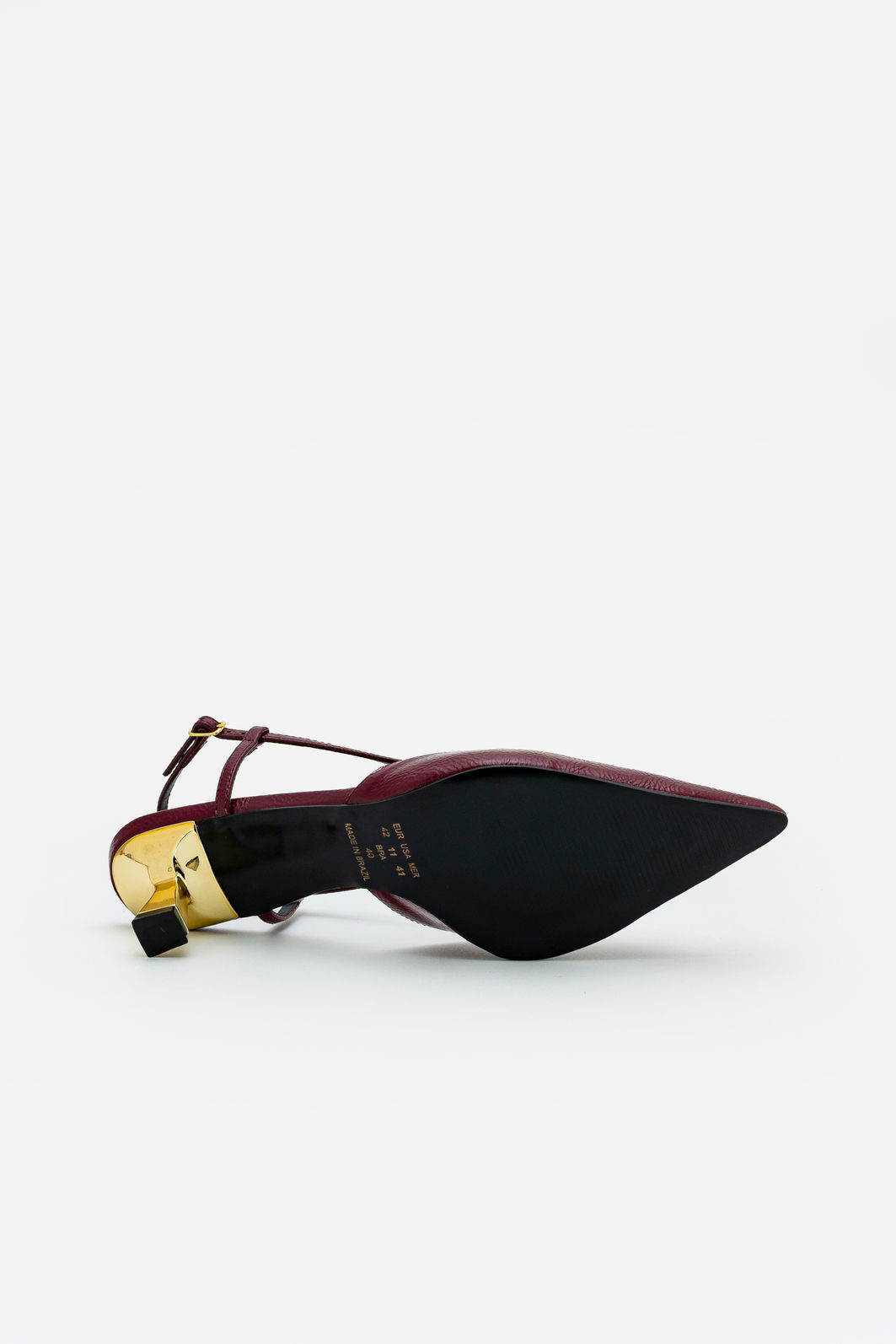 Chanel Elegante com Enfeite e Salto Metálico Bordo Chanel Elegante com Enfeite e Salto Metálico Bordo