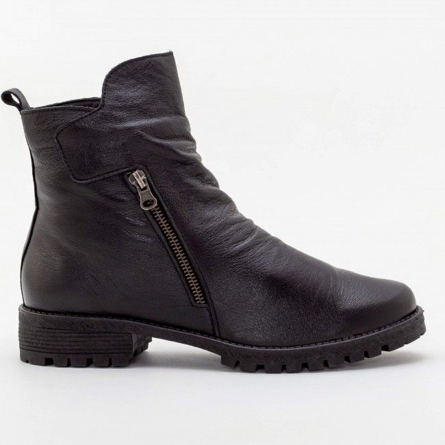 Bota Super Confortável com Cano Curto em Couro Preta Bota Super Confortável com Cano Curto em Couro Preta