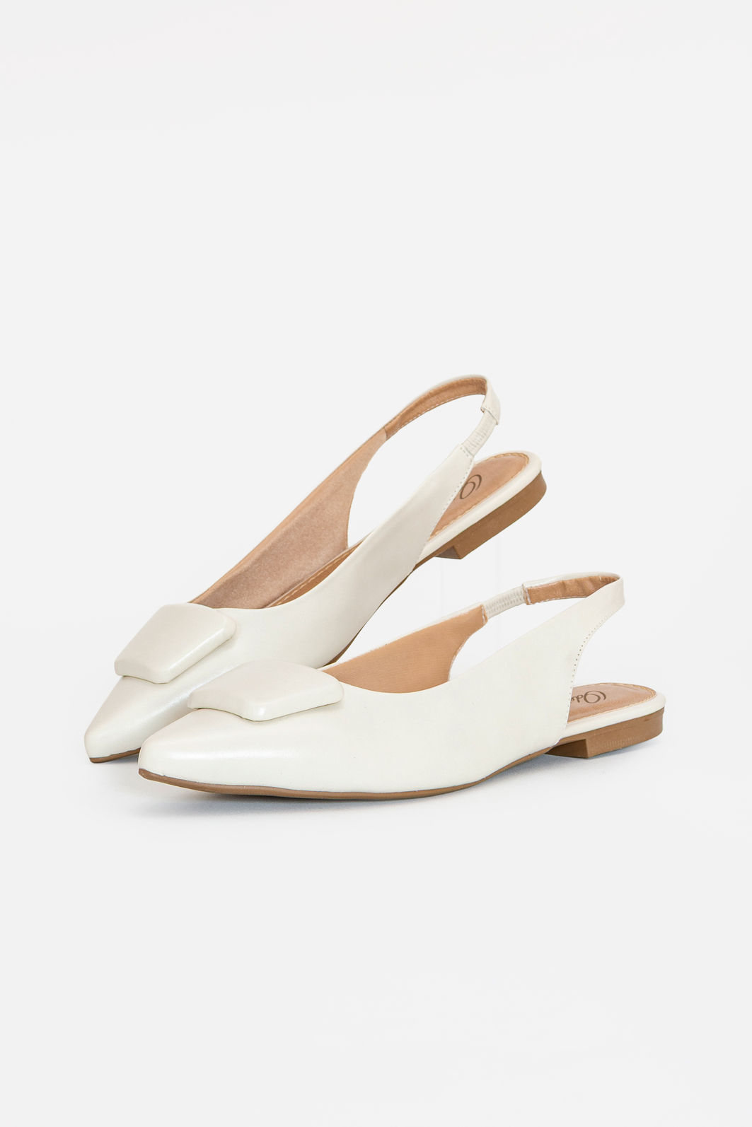 Slingback com Enfeite Rasteiro Off White Slingback com Enfeite Rasteiro Off White